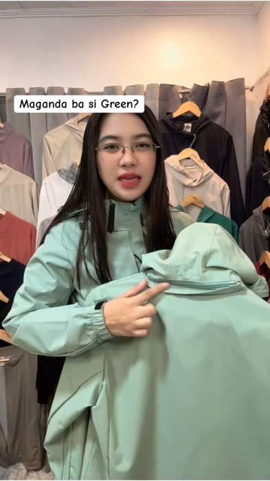 Windproof Waterproof jacket makapal #makapal #meshlining #zipperpocket #jacket #windproof #waterproof #hikingjacket #motorjacket #removablehood #fyp