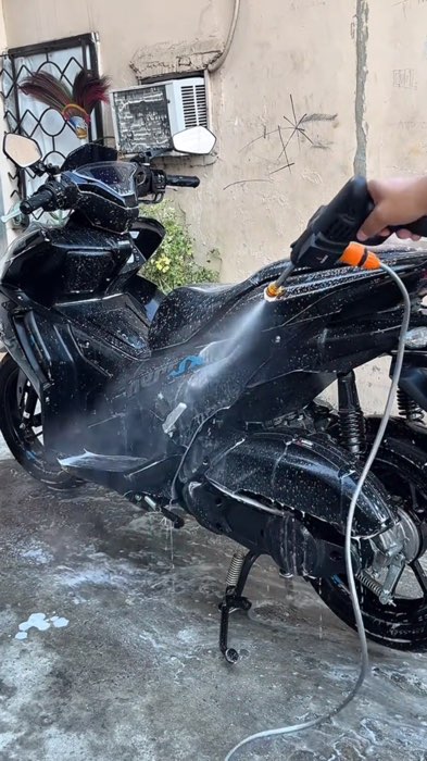 Pressure Washer Portable Wireless 998V Car Washer High pressure Can High power spray#fyp #shopeefinds #pressurewasher