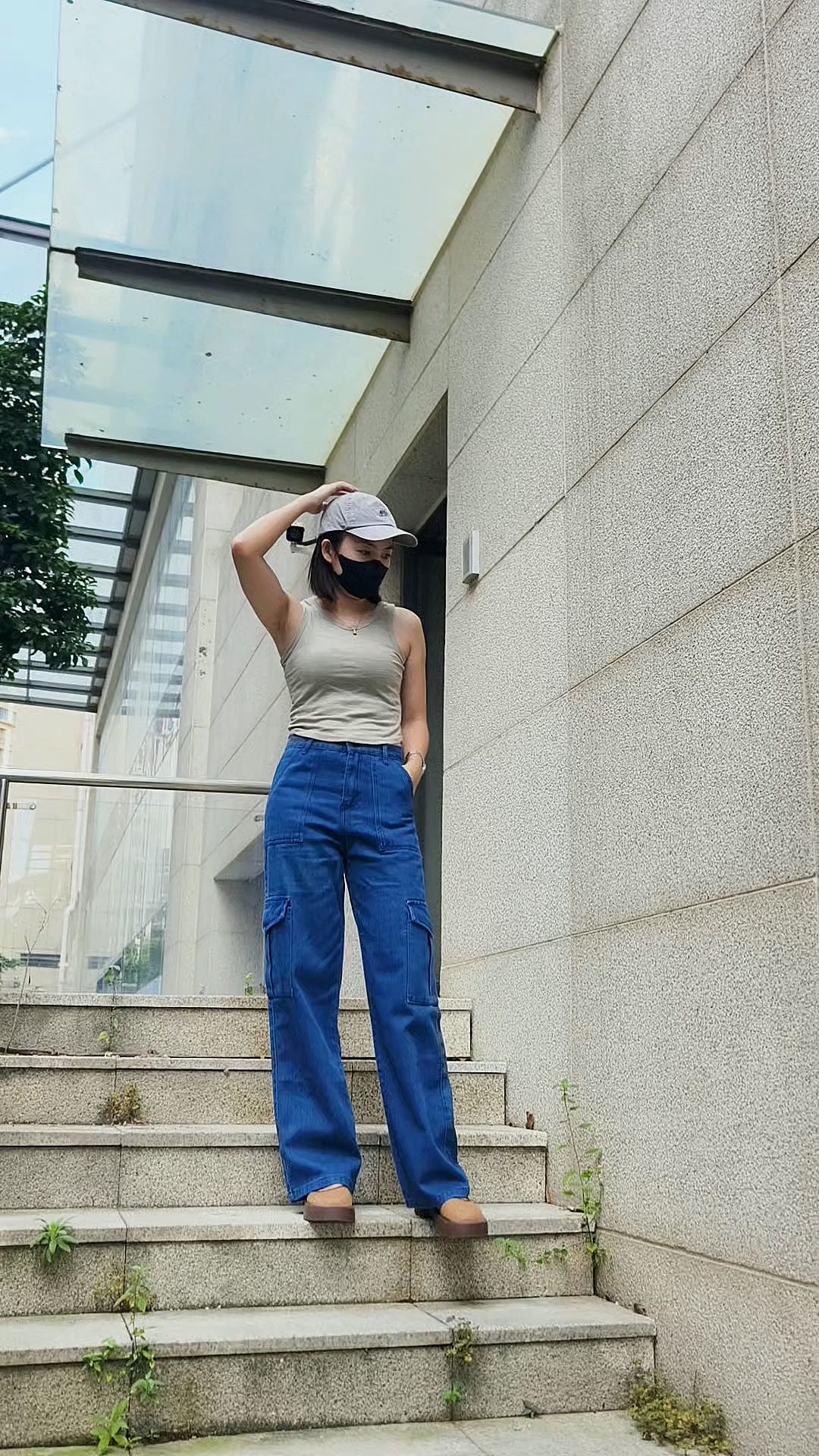This pair of pants comes in no gender-specific styles.girls  can wear it too and it looks very cool. #jeans#OOTD #denim #919 jeans