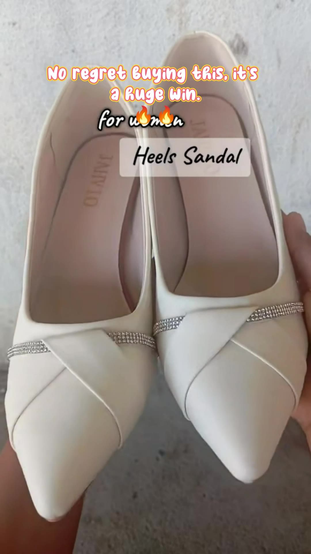 Step into elegance with these versatile pointed heels designed for comfort and style. #pointedheels #womenshoes #formalfootwear #elegantstyle #shopeefinds #womensfashion